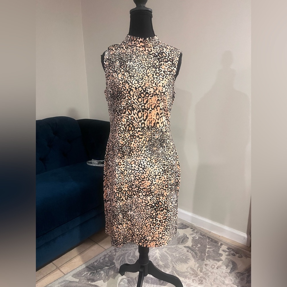 NWT Sharagano Mock Neck Leopard Print Sleevless Dress